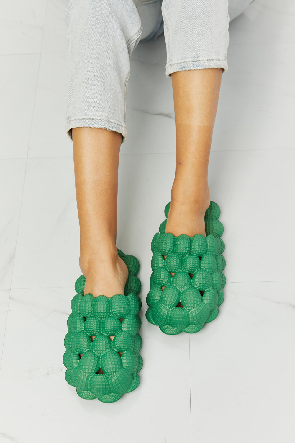 NOOK JOI Laid Back Bubble Slides in Green - Make'm Blush Boutique 