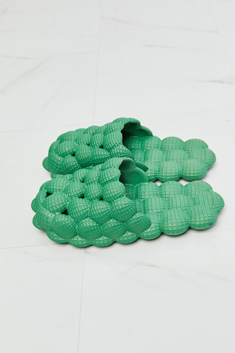 NOOK JOI Laid Back Bubble Slides in Green - Make'm Blush Boutique 